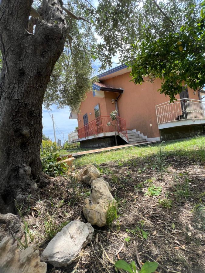 Casa Vacanze "Sautufao" Santa Venerina Exterior foto